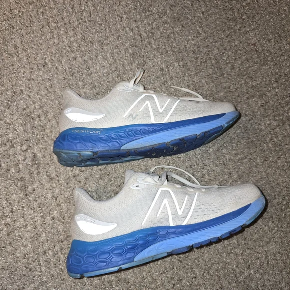 Women's New Balance White and Blue Running Athletic Shoes Size 9.5 - Picture 4 of 7